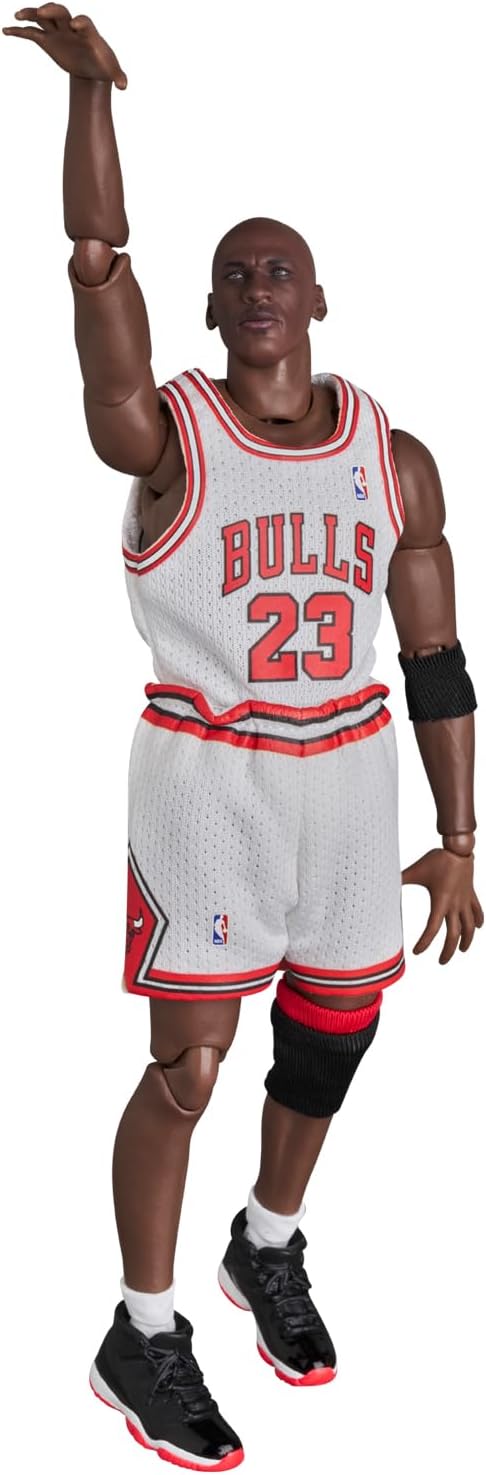 NBA: MAFEX Action Figure Michael Jordan - Chicago Bulls HOME 17 cm