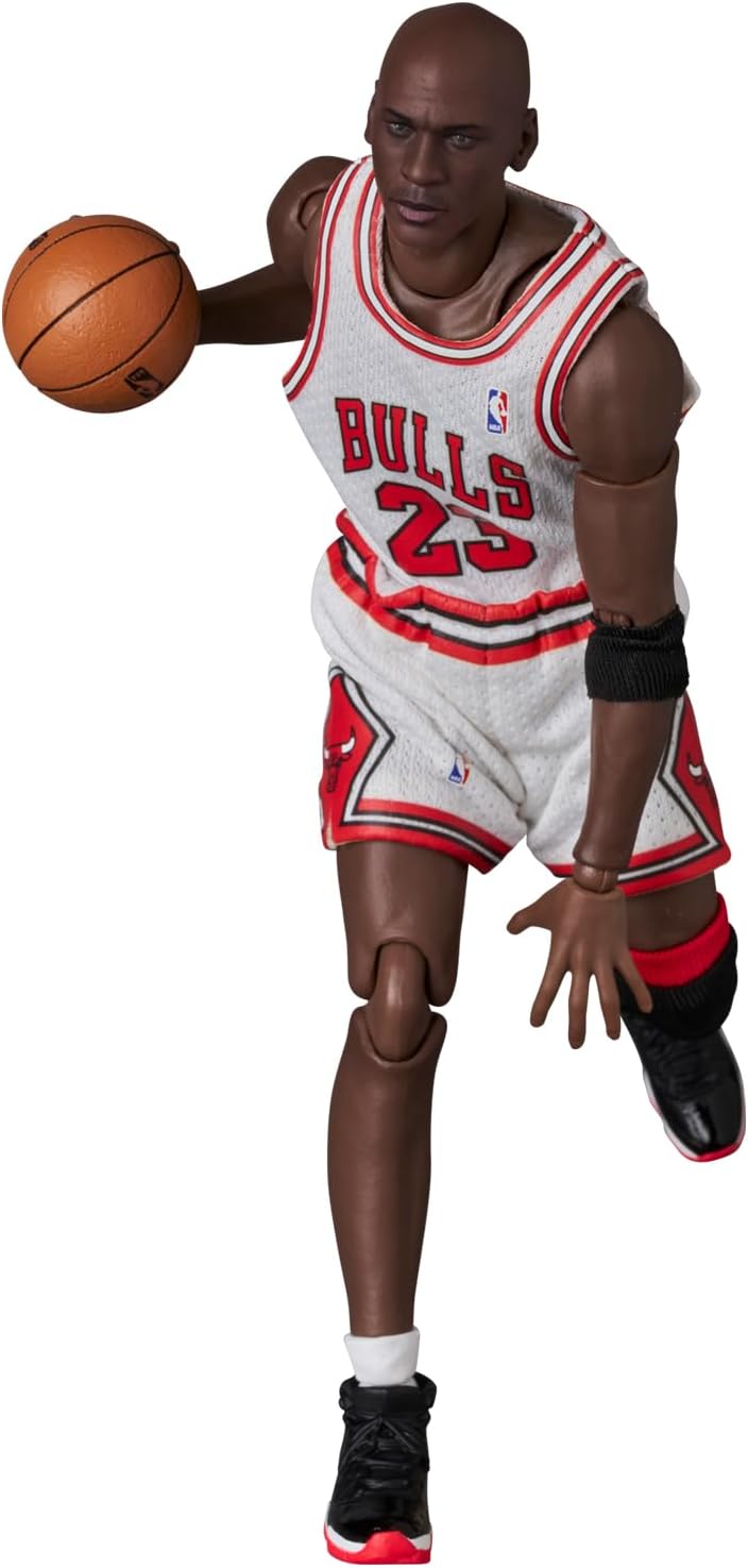NBA: MAFEX Action Figure Michael Jordan - Chicago Bulls HOME 17 cm