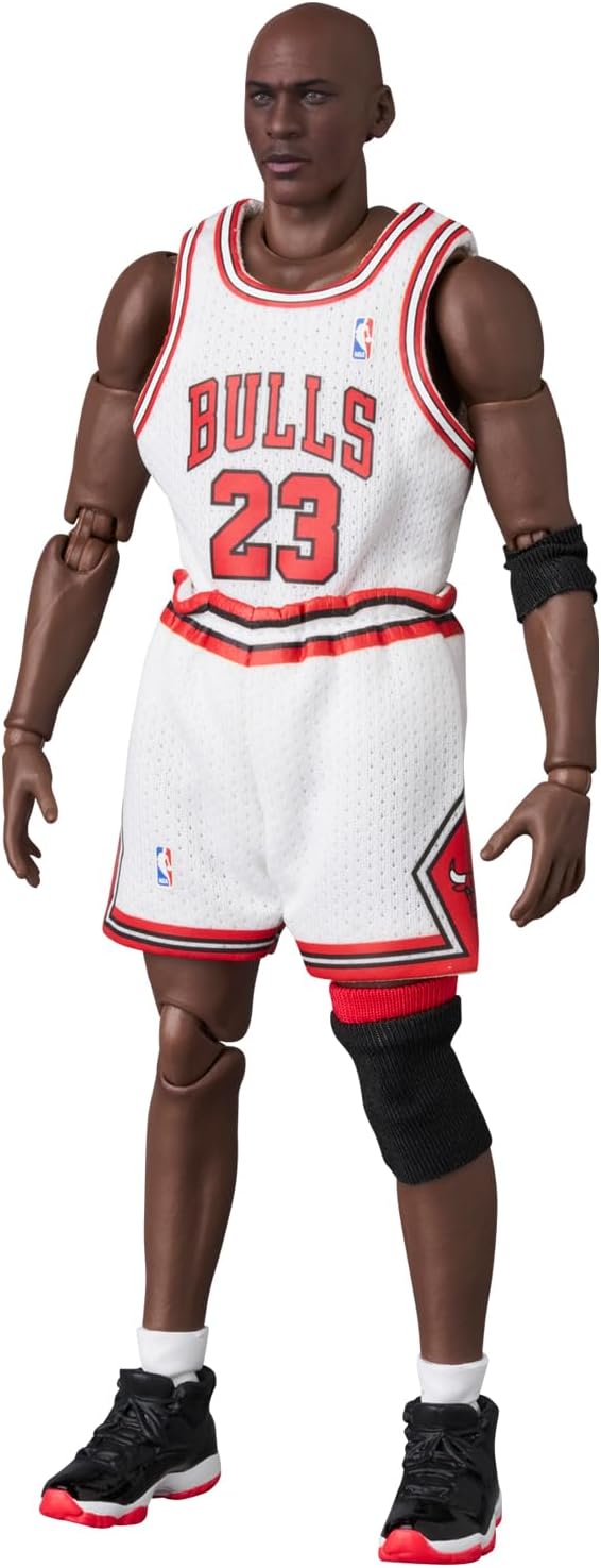 NBA: MAFEX Action Figure Michael Jordan - Chicago Bulls HOME 17 cm