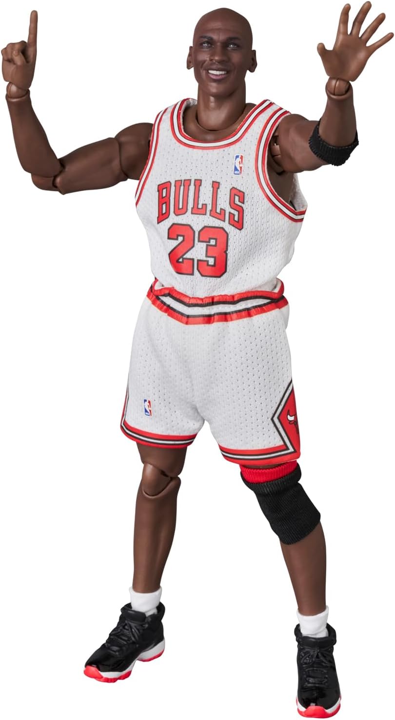 NBA: MAFEX Action Figure Michael Jordan - Chicago Bulls HOME 17 cm