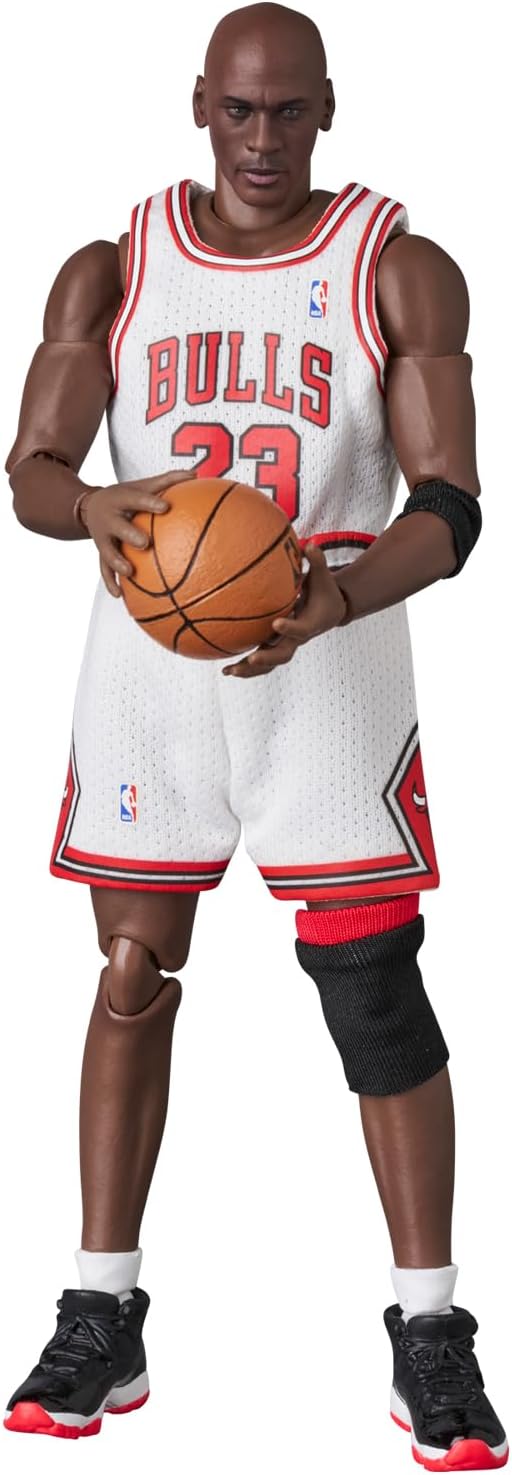 NBA: MAFEX Action Figure Michael Jordan - Chicago Bulls HOME 17 cm