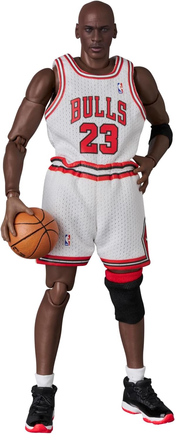 NBA: MAFEX Action Figure Michael Jordan - Chicago Bulls HOME 17 cm