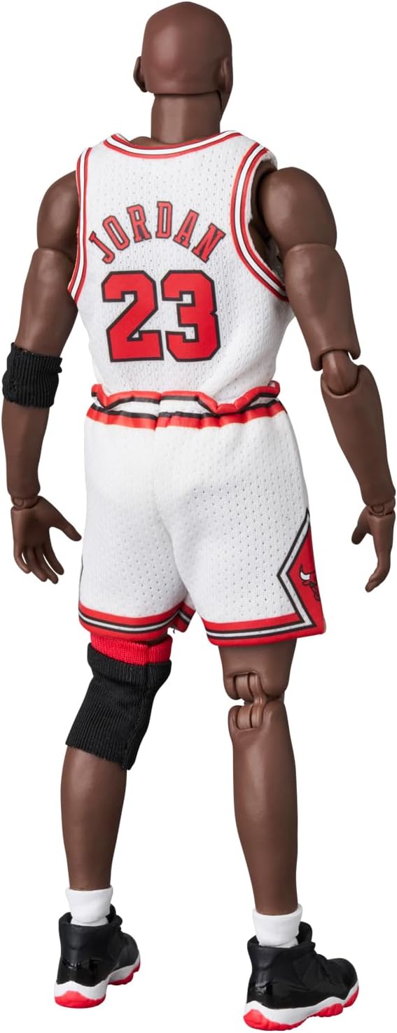NBA: MAFEX Action Figure Michael Jordan - Chicago Bulls HOME 17 cm