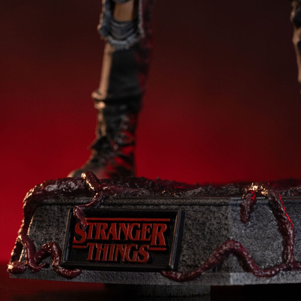 Stranger Things: Deluxe Art Scale Statue 1/10 Eddie Munson 20 cm