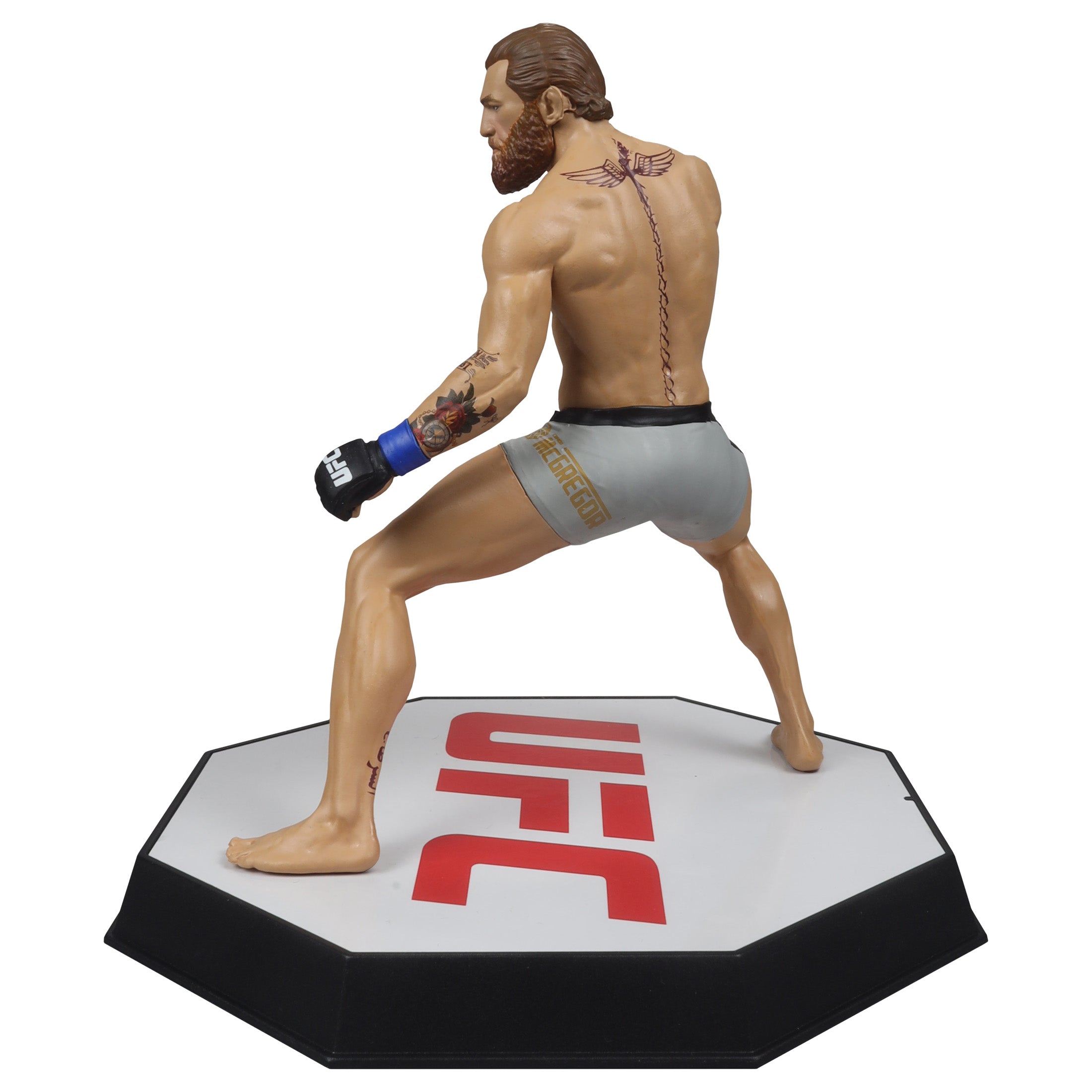 UFC: Posed PVC Statue Conor McGregor 18 cmv Platinum Edition Exclusive