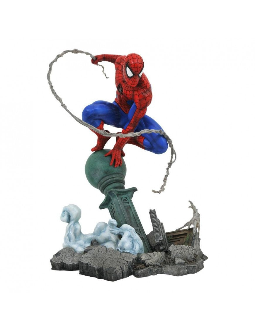 Marvel: Comics Gallery – PVC Statue Spider-Man Lamppost 25 cm