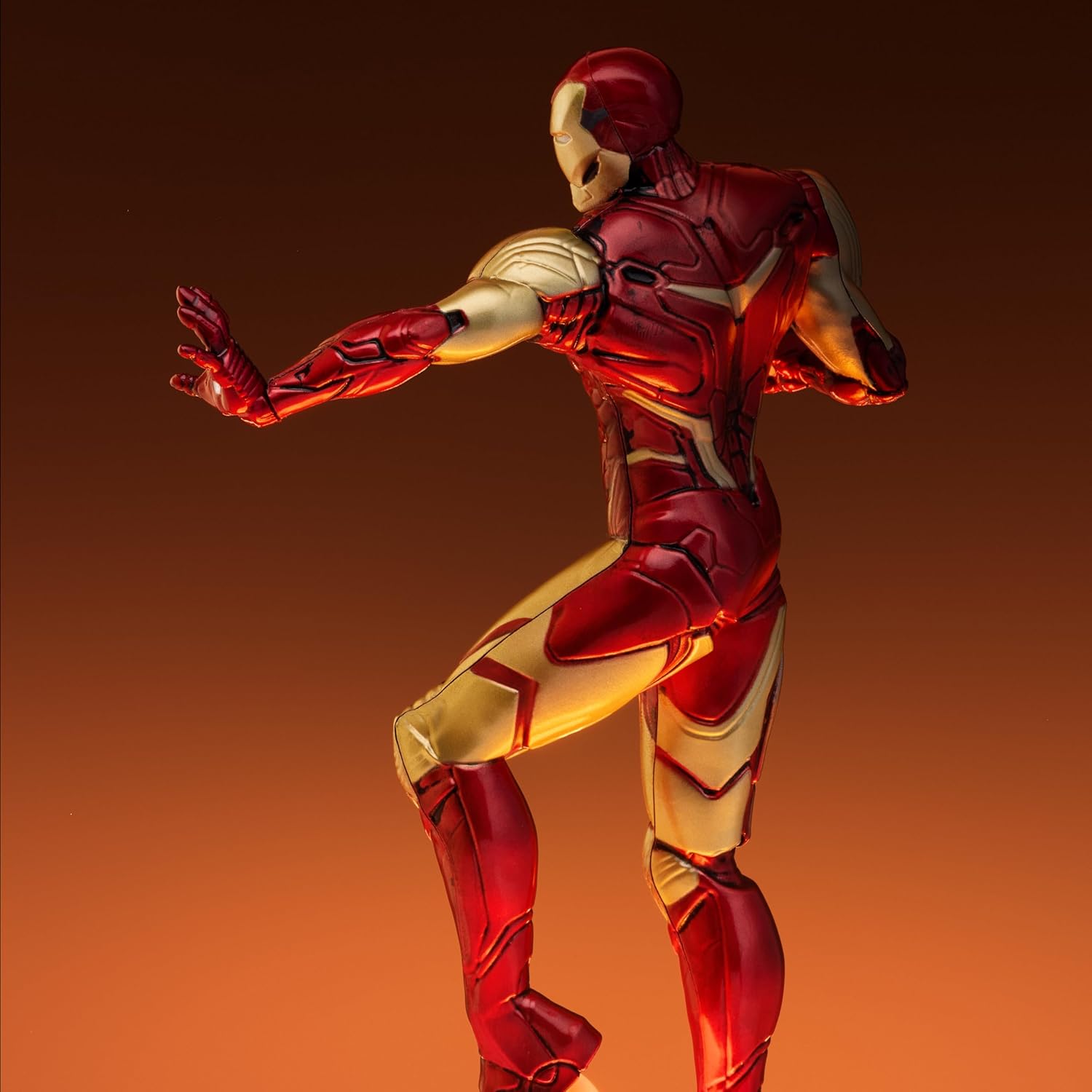 Marvel: Iron Man Diorama Light