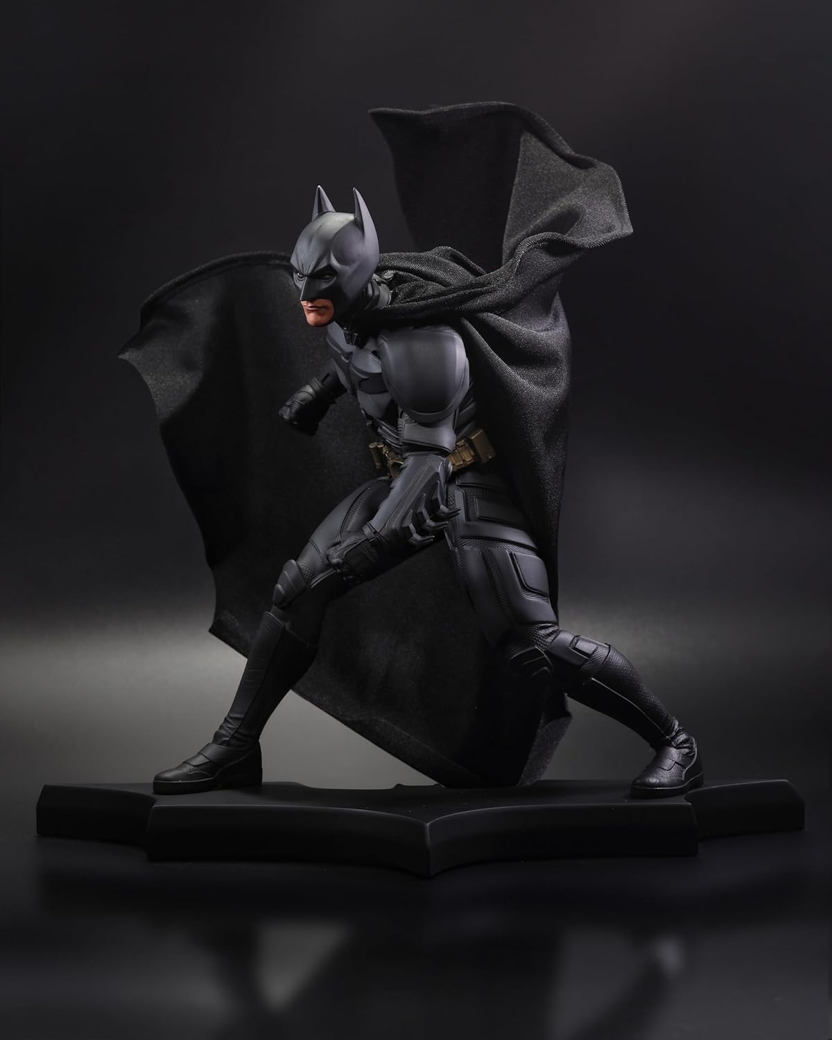 DC Comics: Direct Statue DC Movie Statues Batman (The Dark Knight) 24 cm