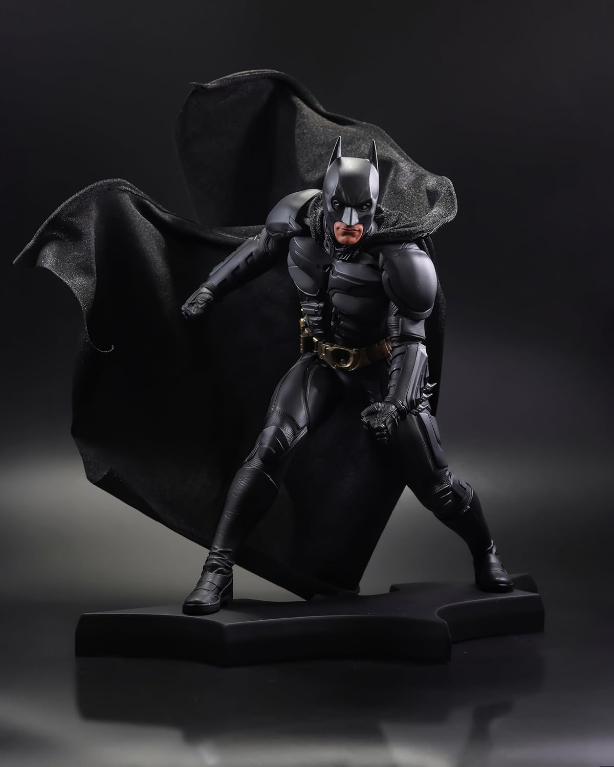 DC Comics: Direct Statue DC Movie Statues Batman (The Dark Knight) 24 cm