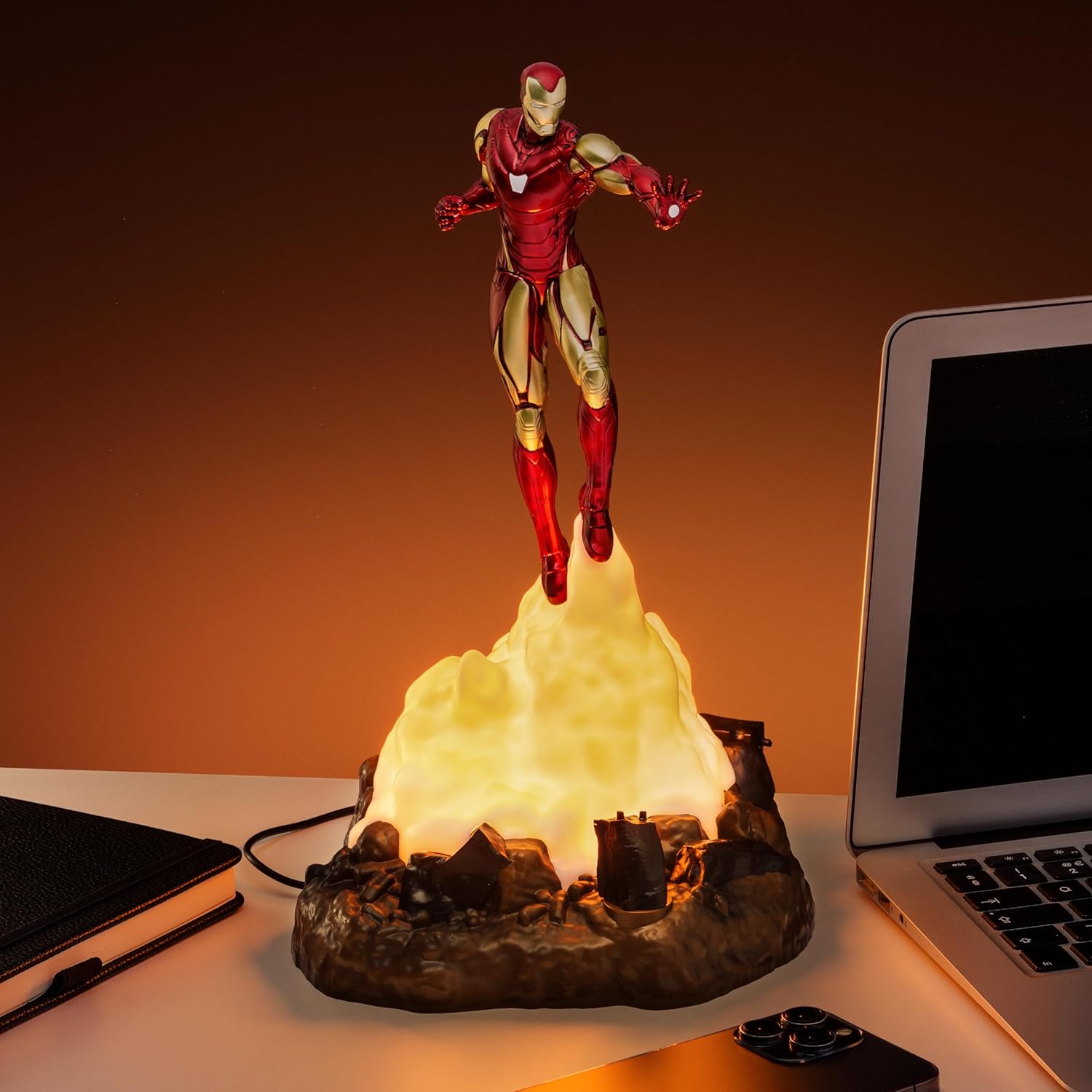 Marvel: Iron Man Diorama Light