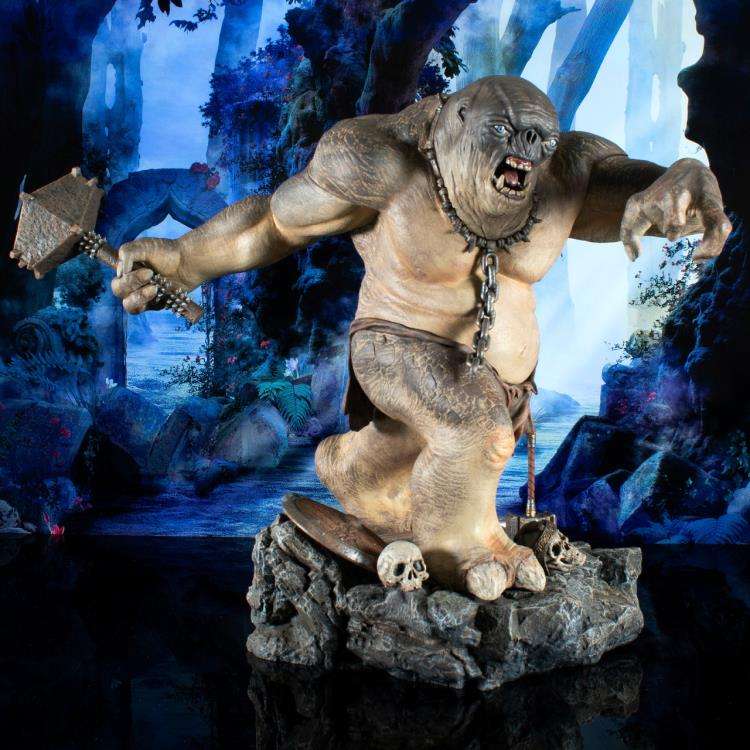 The Lord Of The Rings: Gallery deluxe cave troll pvc statue