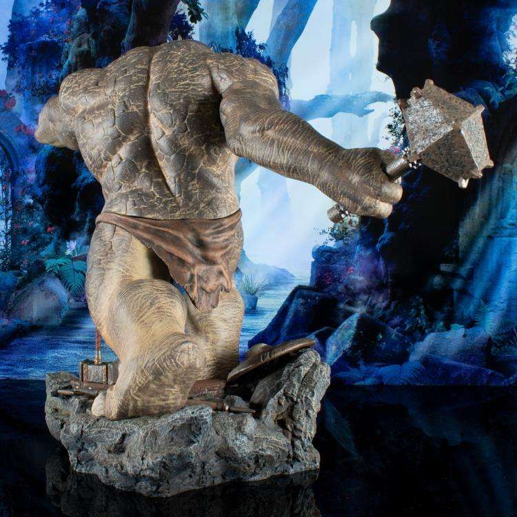 The Lord Of The Rings: Gallery deluxe cave troll pvc statue