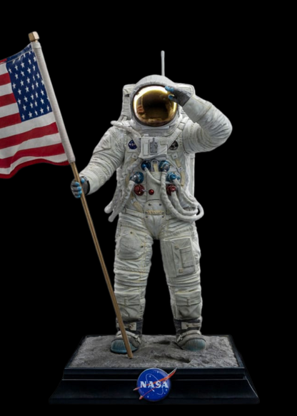 NASA: Art Scale Statue 1/10 Apollo 11 Astronaut 23 cm