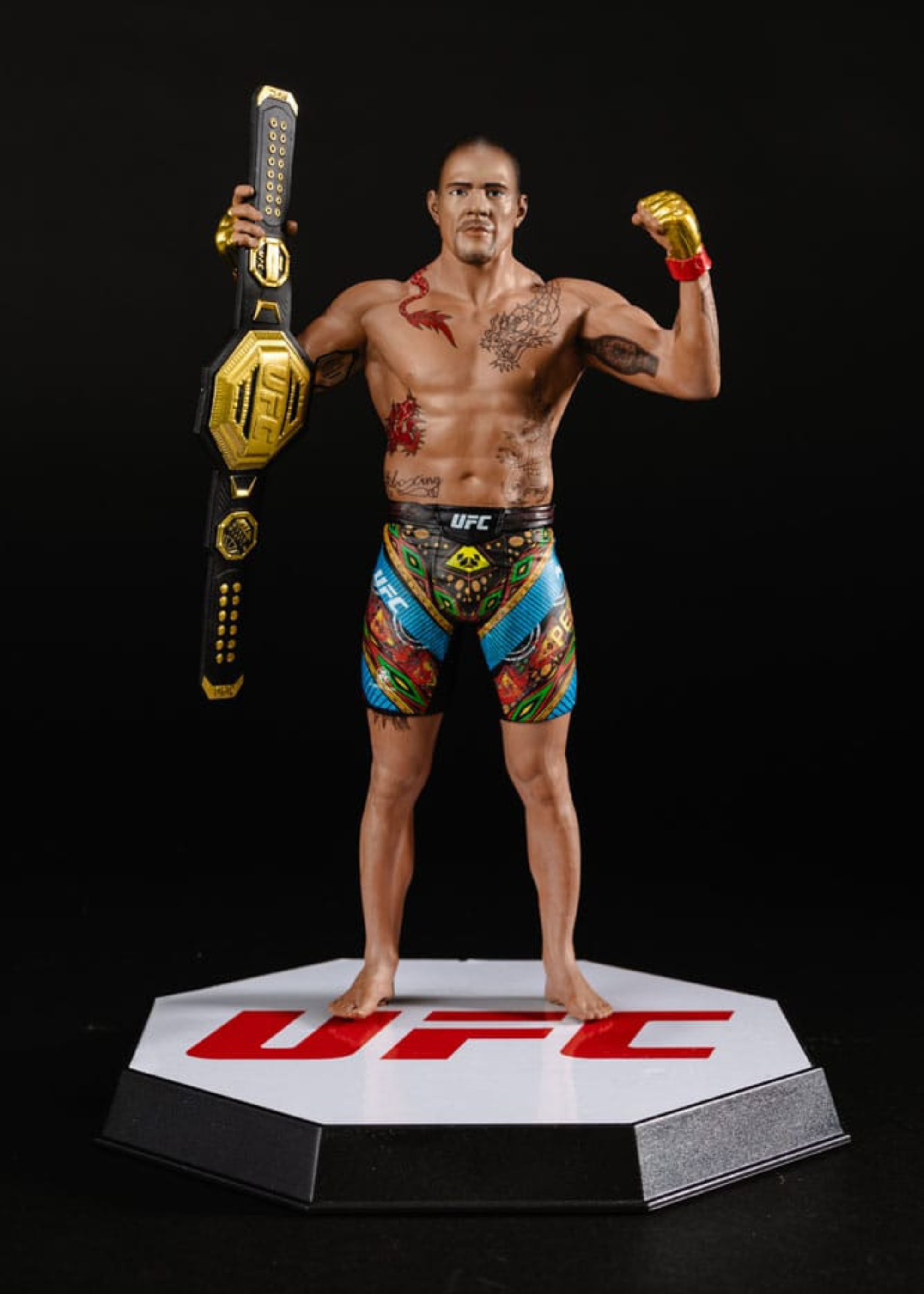 UFC: Posed PVC Statue Alex Pereira 18 cm