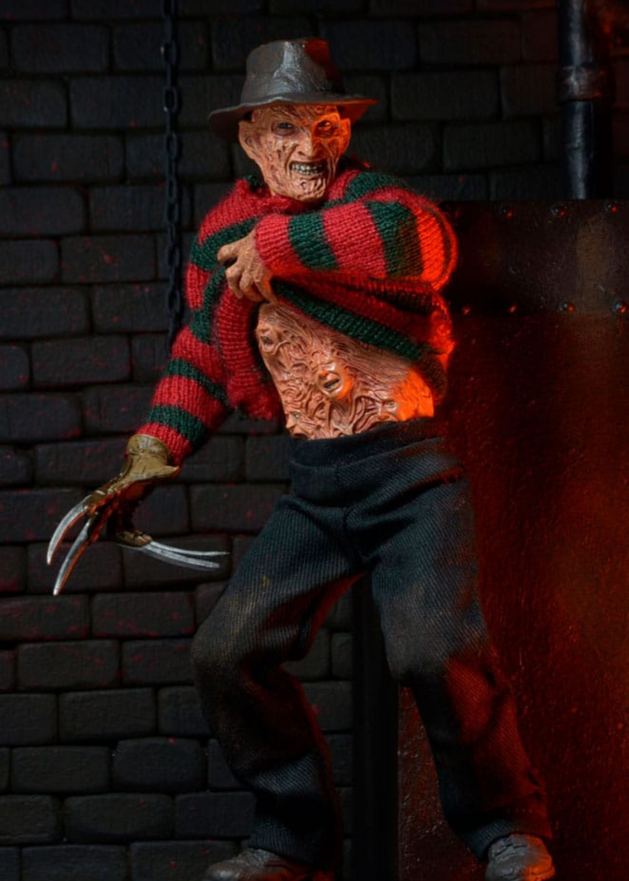 A Nightmare: on Elm Street 3 Clothed Action Figure Freddy Krueger 20 cm