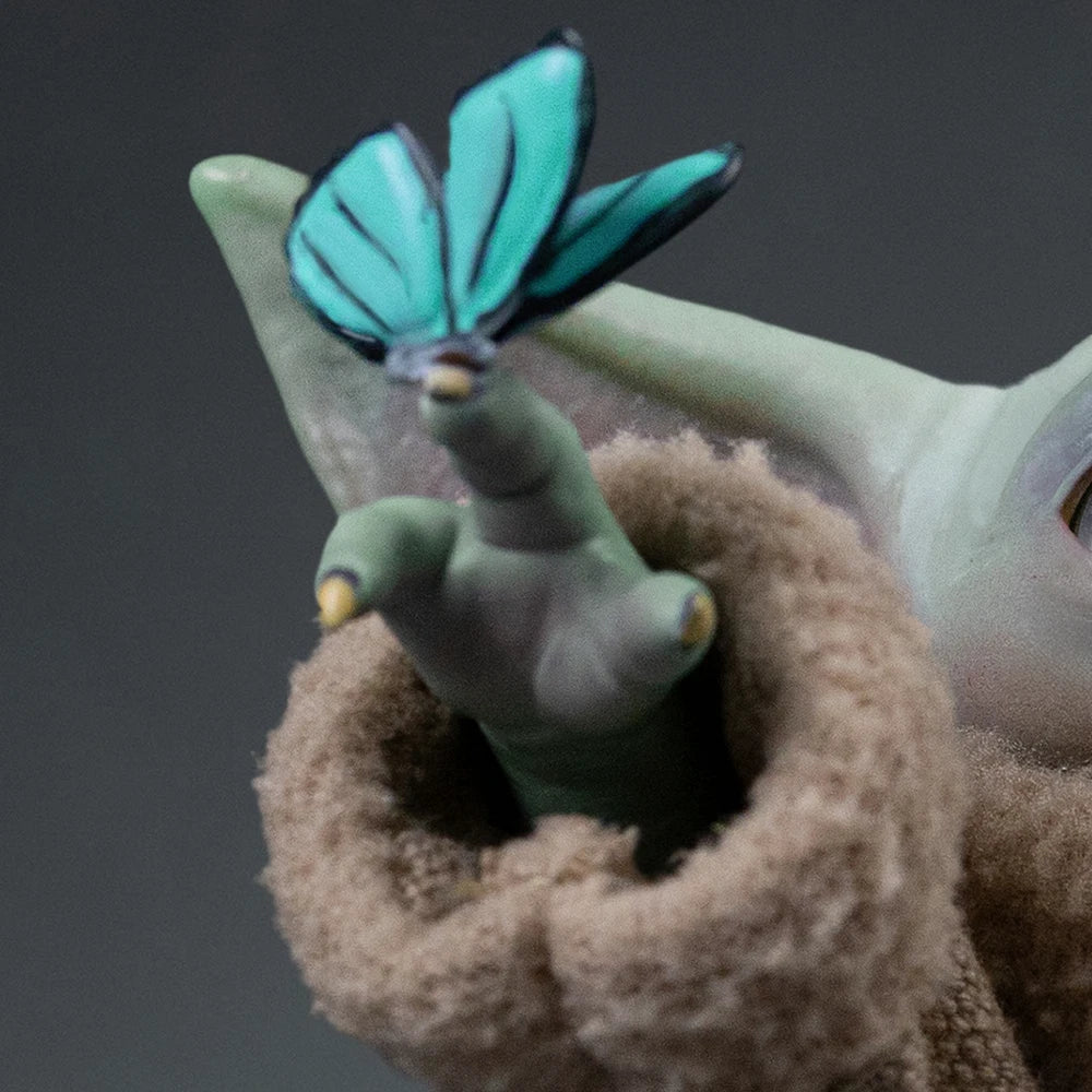 The Mandalorian & Grogu Grogu Collection Statue Grogu Butterfly Wonder