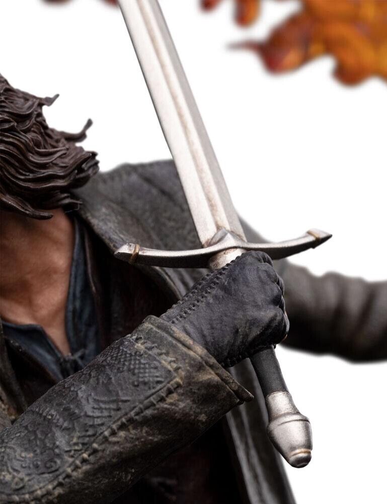 The Lord of the Rings: Figures of Fandom PVC Statue Aragorn 28 cm