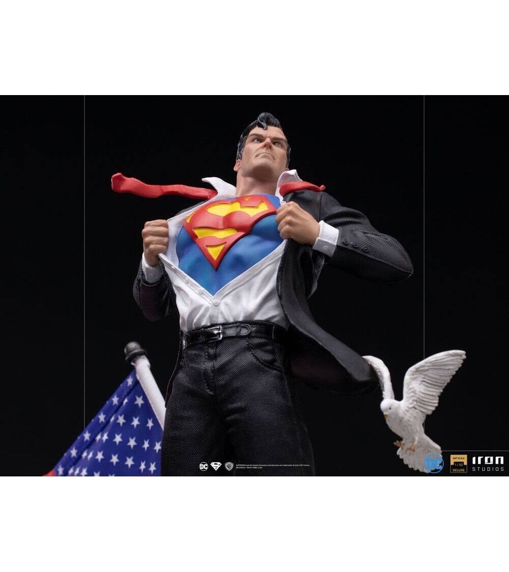 DC Comics: Deluxe Art Scale Statue 1/10 Clark Kent 29 cm