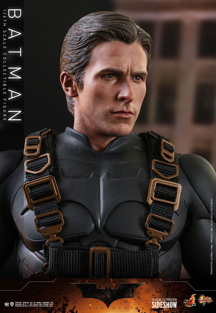 DC Comics: Batman Begins Movie Masterpiece Action Figure 1/6 Batman Hot Toys Exclusive 32 cm