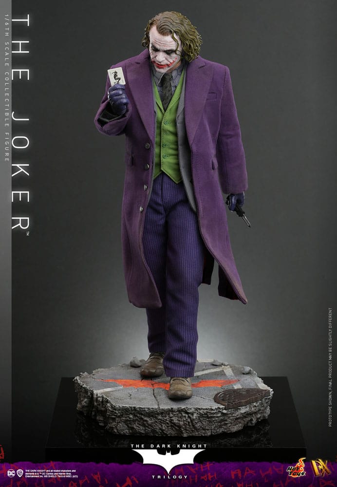 DC Comics: The Dark Knight DX Action Figure 1:6 The Joker 31 cm