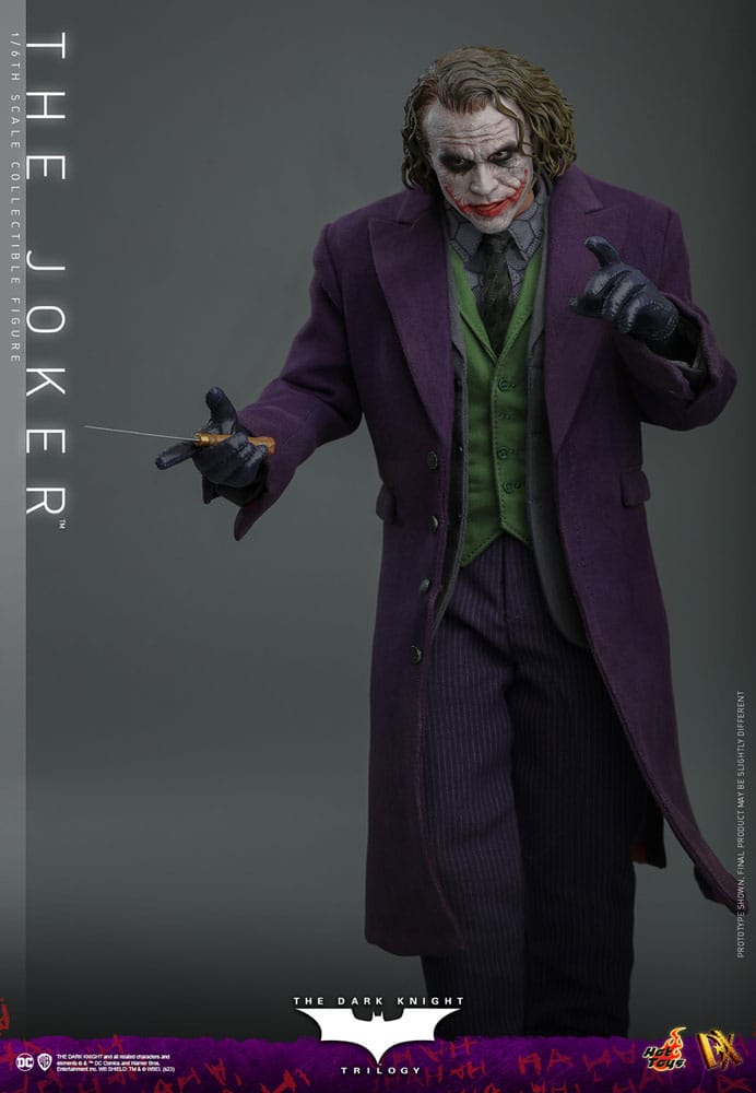 DC Comics: The Dark Knight DX Action Figure 1:6 The Joker 31 cm