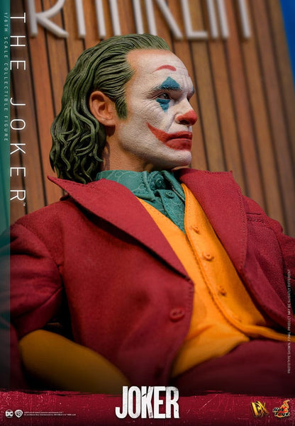 DC Comics: Joker Movie Masterpiece Action Figure 1/6 Il Joker 30 cm