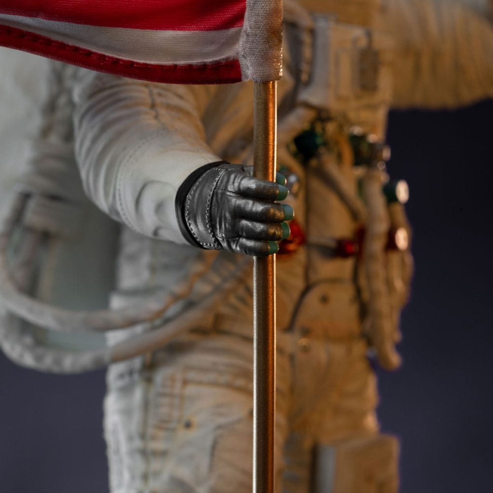 NASA: Art Scale Statue 1/10 Apollo 11 Astronaut 23 cm