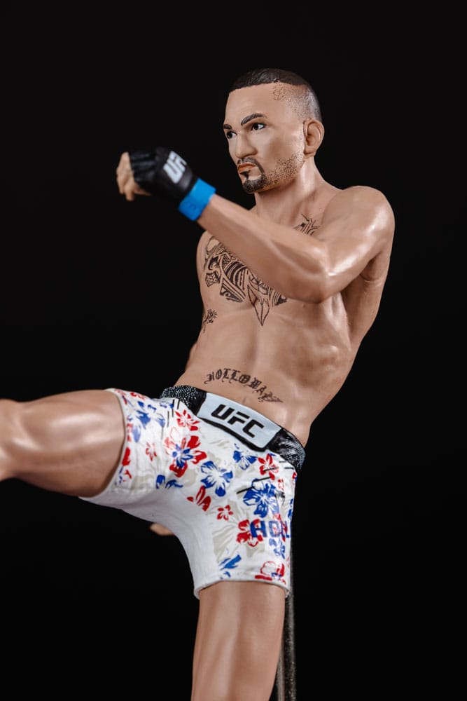 UFC: Posed PVC Statue Max Holloway 18 cm