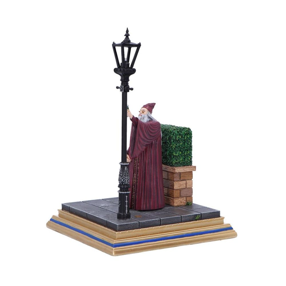 Harry Potter: Figure Privet Drive Light Up 19 cm Albus Bumbledore