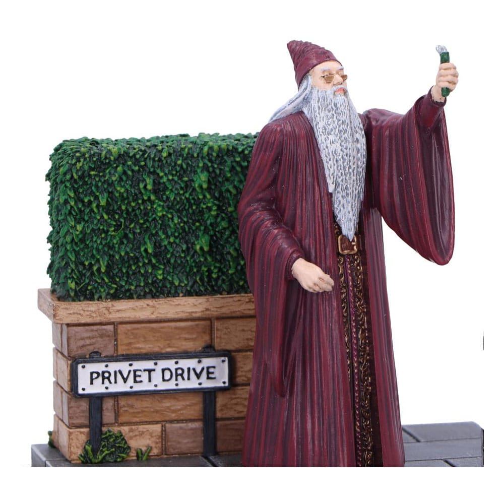 Harry Potter: Figure Privet Drive Light Up 19 cm Albus Bumbledore