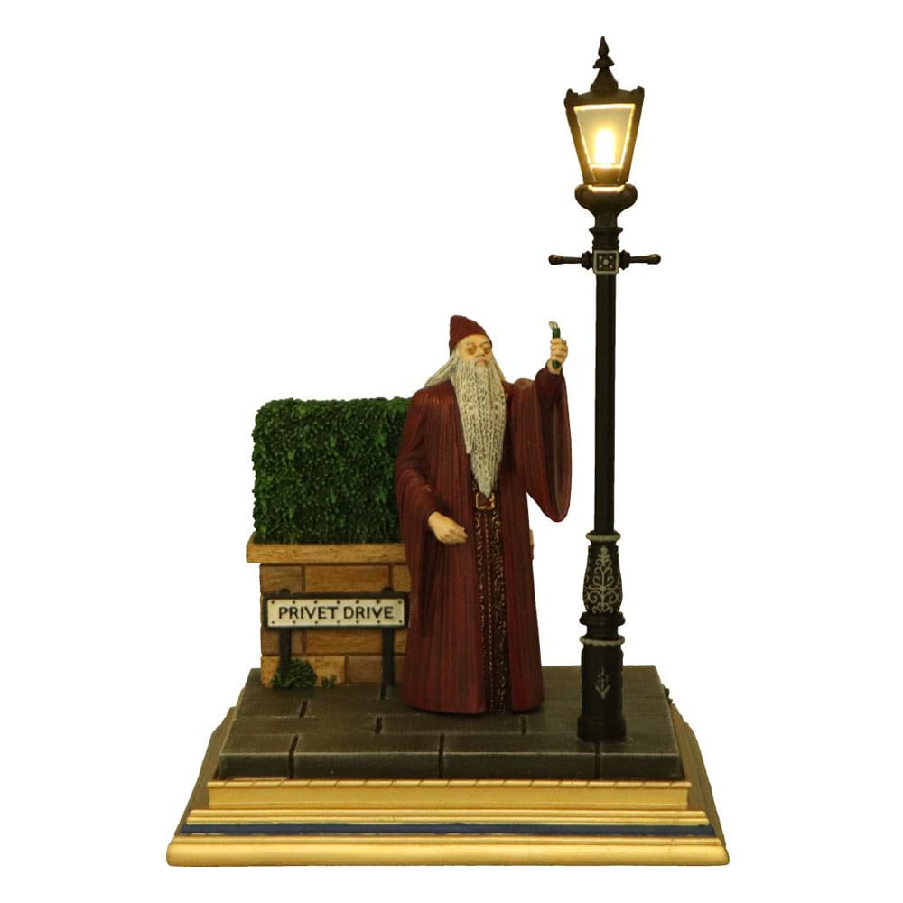 Harry Potter: Figure Privet Drive Light Up 19 cm Albus Bumbledore