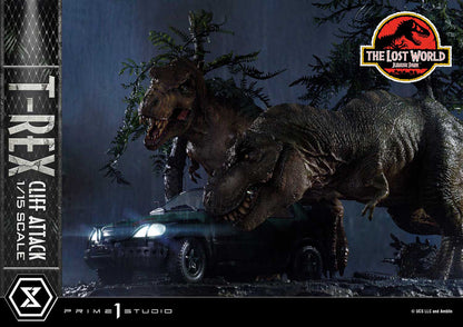 Jurassic World: The Lost World Statue 1/15 T-Rex Cliff Attack 53 cm