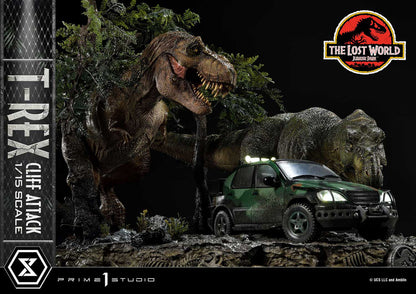 Jurassic World: The Lost World Statue 1/15 T-Rex Cliff Attack 53 cm