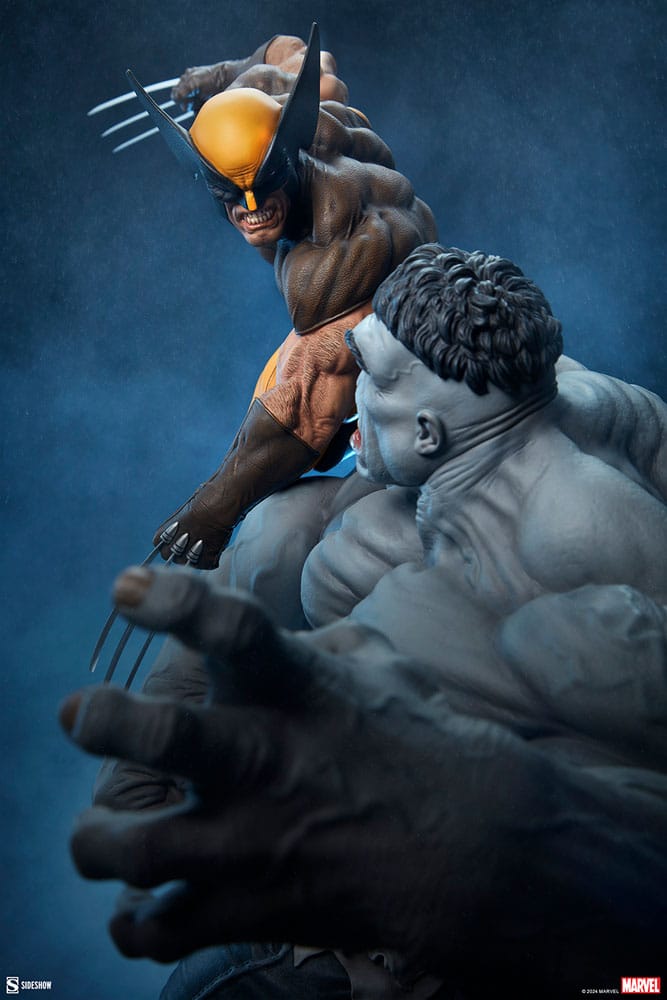 Marvel: Statue Grey Hulk vs Wolverine 58 cm