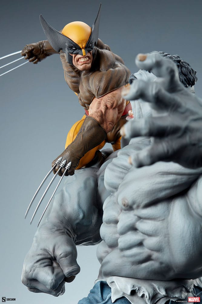 Marvel: Statue Grey Hulk vs Wolverine 58 cm